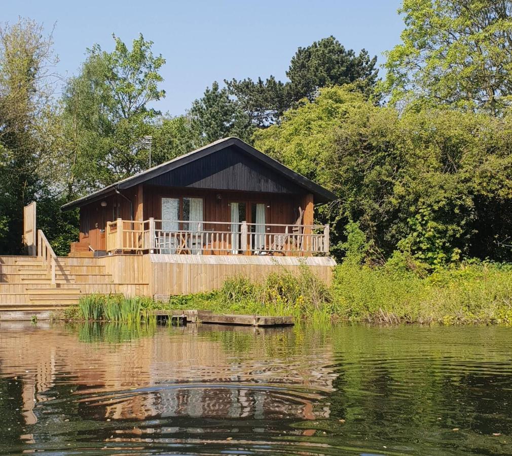 Holly Lodge 12 Hot Tub York Eksteriør billede